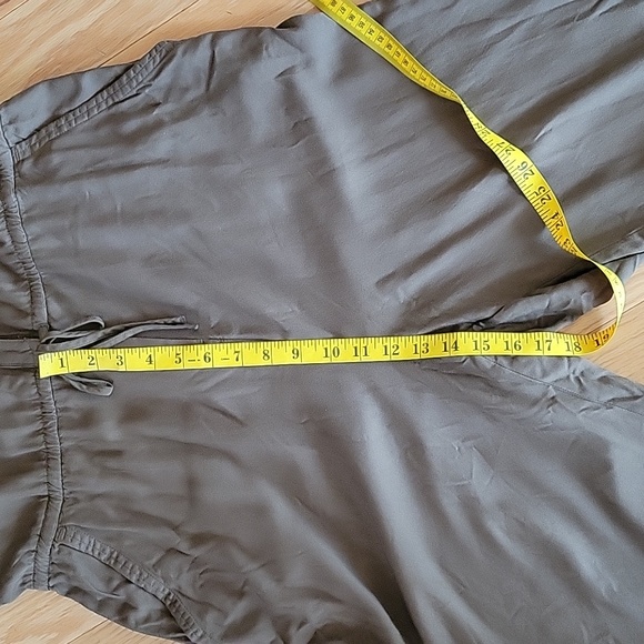 Old Navy Long Sleeve Surplice Utility Jumpsuit - Picture 12 of 16